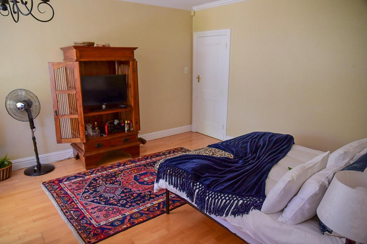 On Pinewood Guest House Κέιπ Τάουν Εξωτερικό φωτογραφία