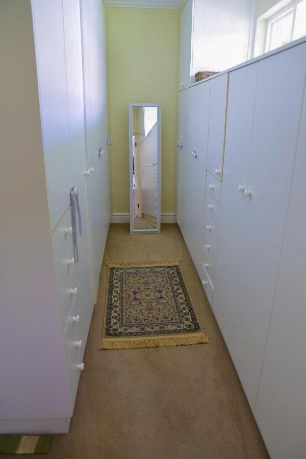 On Pinewood Guest House Κέιπ Τάουν Εξωτερικό φωτογραφία
